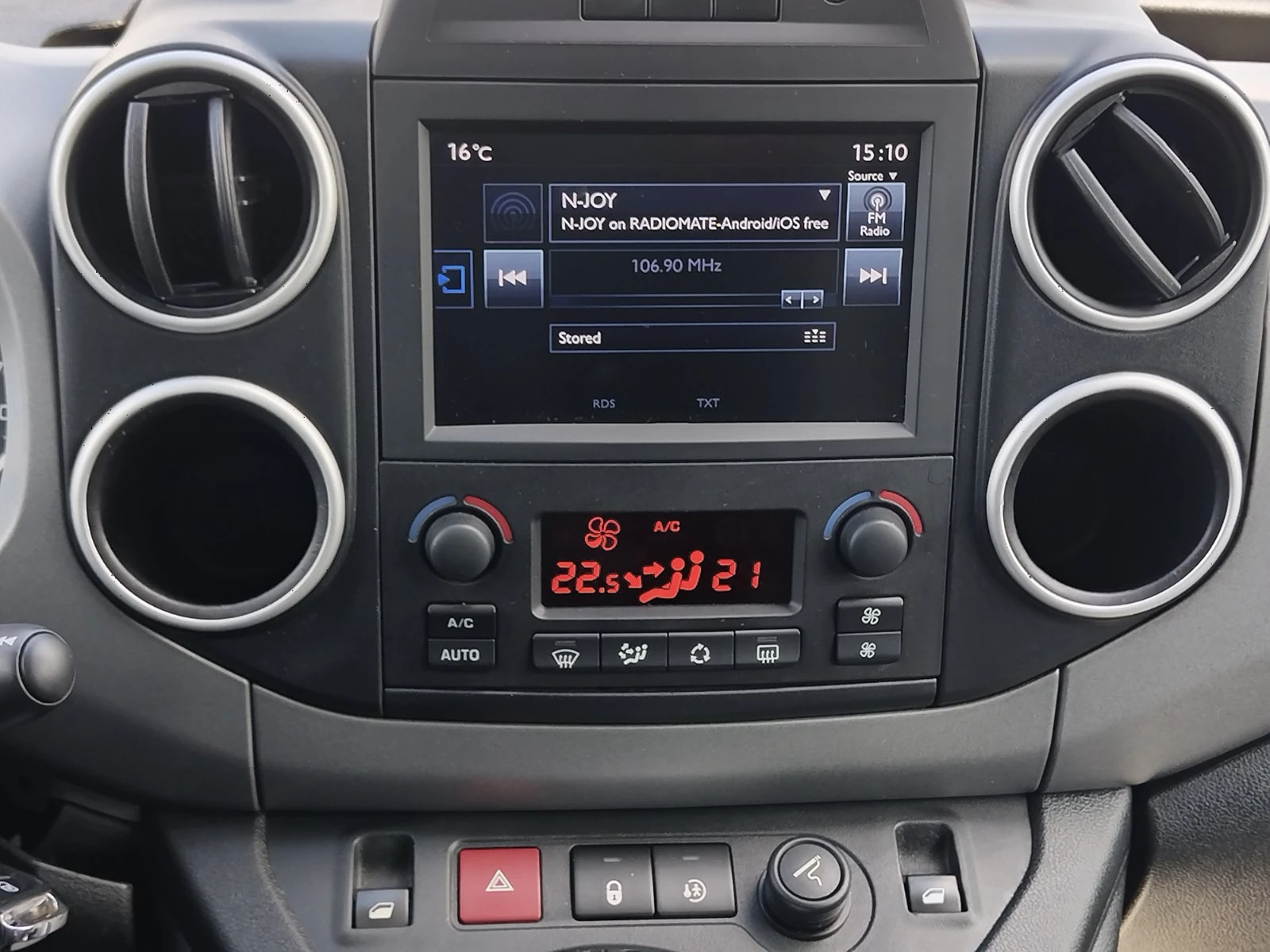 Peugeot Partner 1.6 HDI/120к.с., снимка 16 - Автомобили и джипове - 54149095