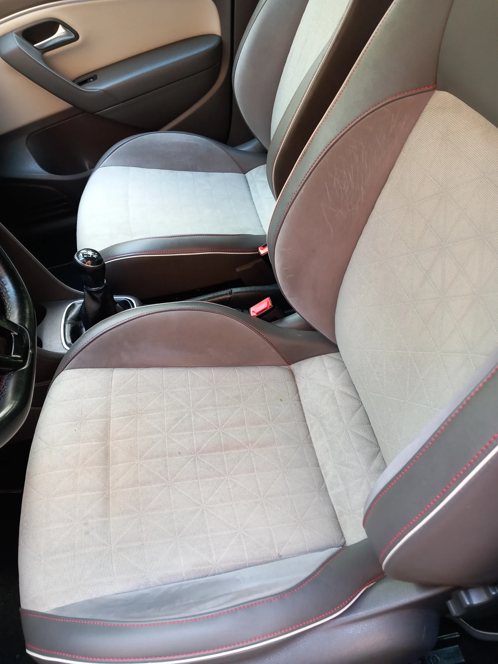 VW Polo 1.2i, снимка 10 - Автомобили и джипове - 54751690