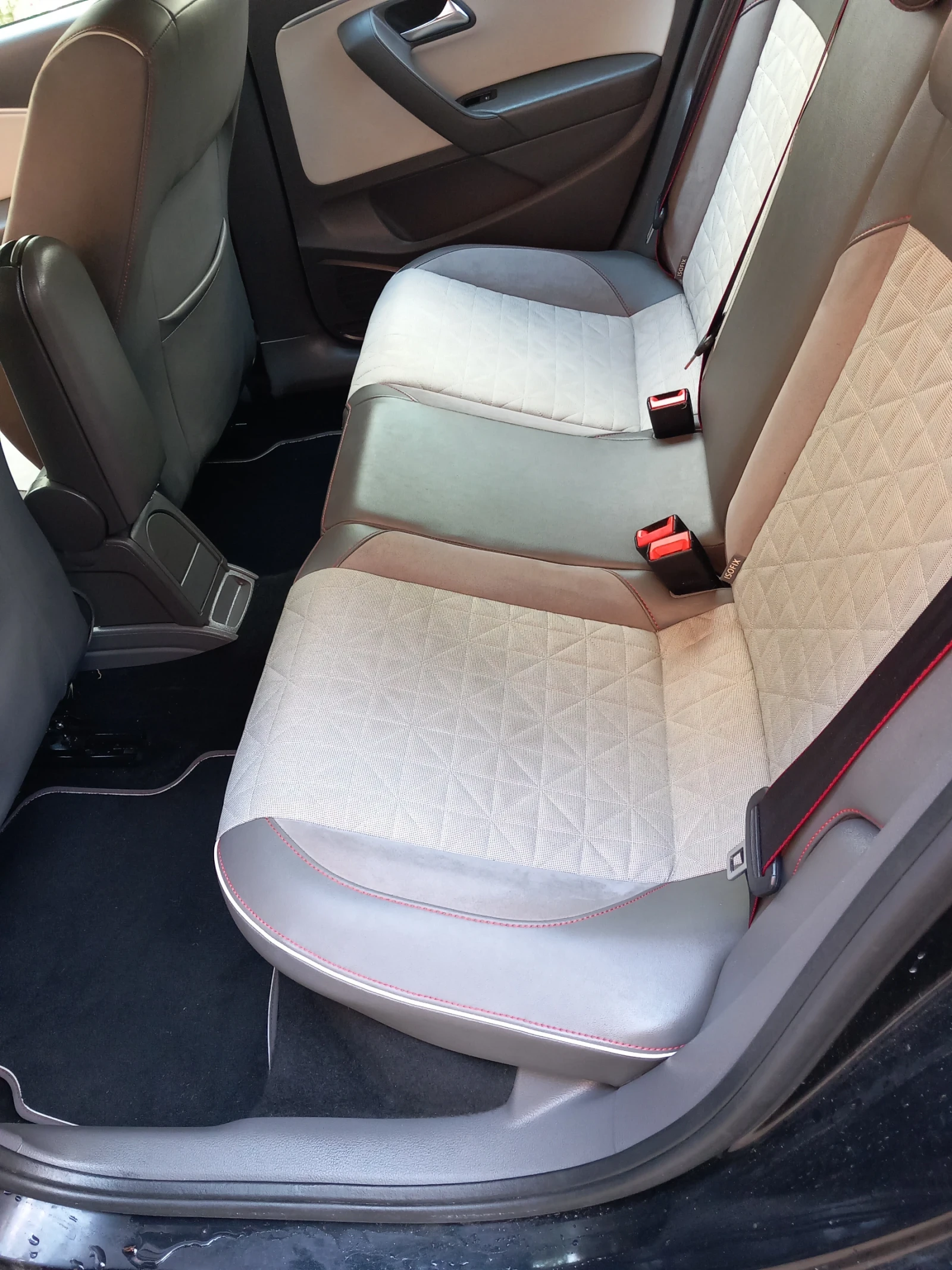 VW Polo 1.2i, снимка 12 - Автомобили и джипове - 54751690