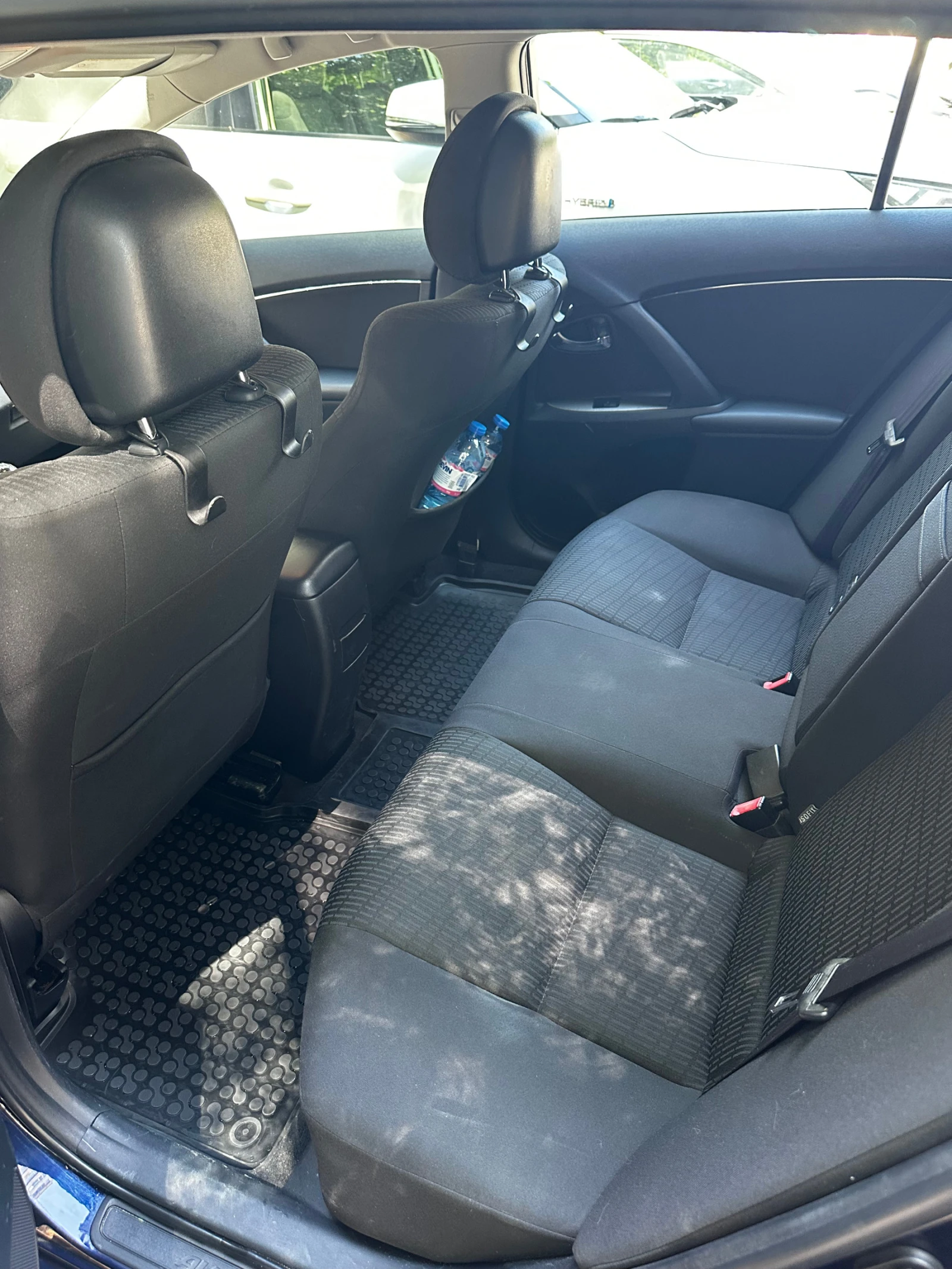 Toyota Avensis, снимка 8 - Автомобили и джипове - 55459737