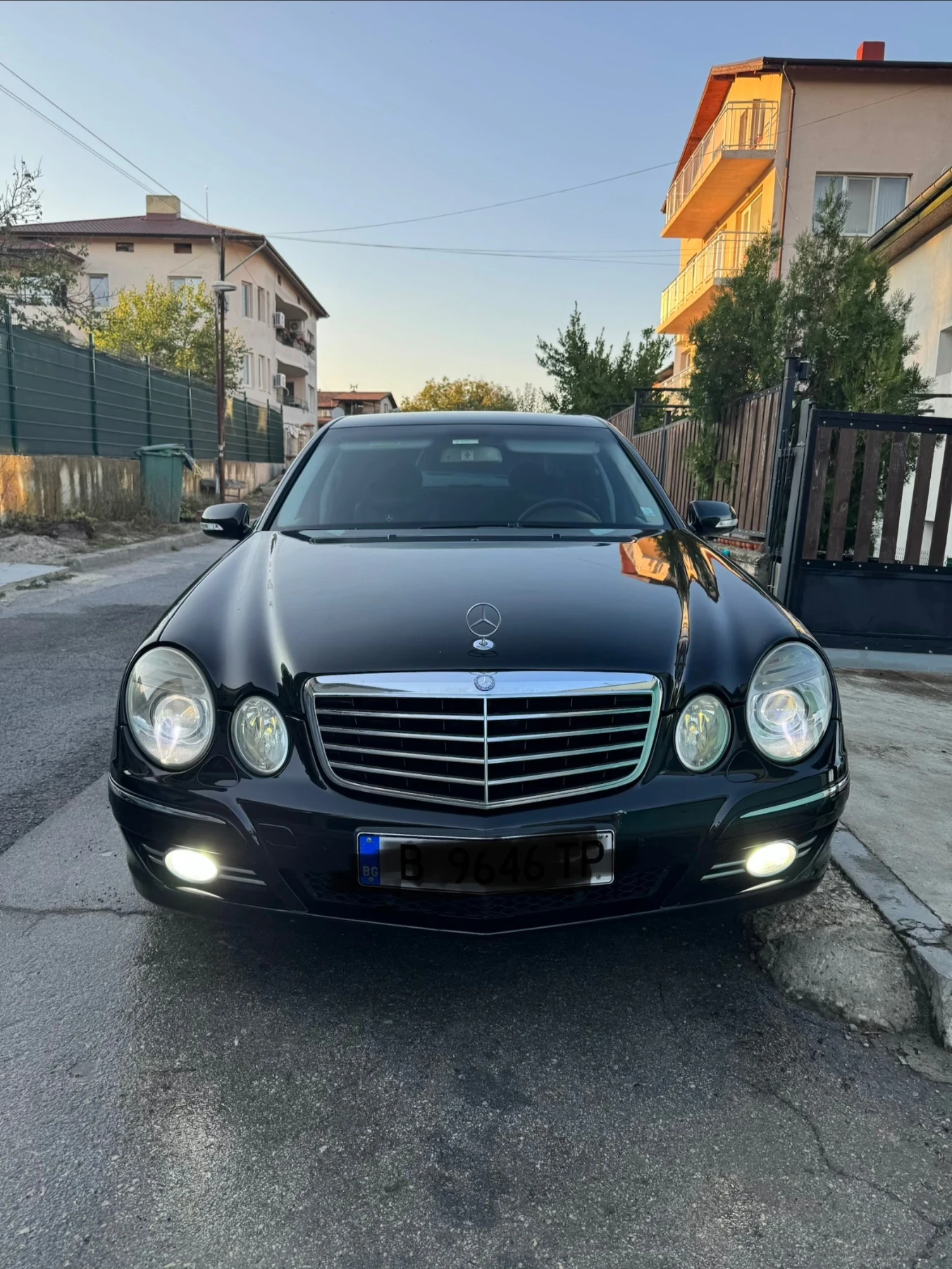 Mercedes-Benz E 220, снимка 4 - Автомобили и джипове - 56155760