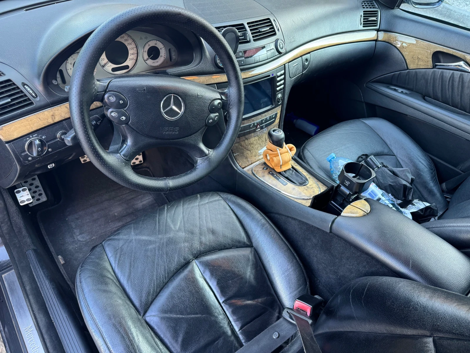Mercedes-Benz E 220, снимка 6 - Автомобили и джипове - 56155760