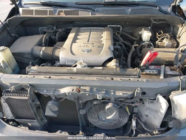 Toyota Sequoia LIMITED 5.7L V8, снимка 9 - Автомобили и джипове - 49191579