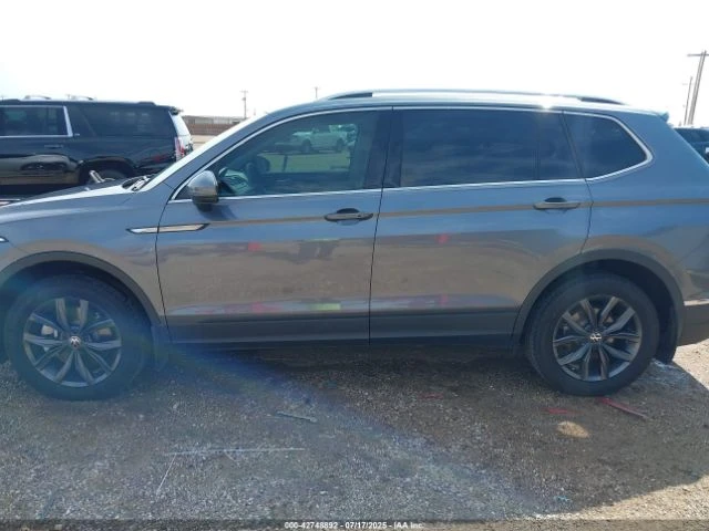 VW Tiguan 2.0T SE | Mobile.bg   13