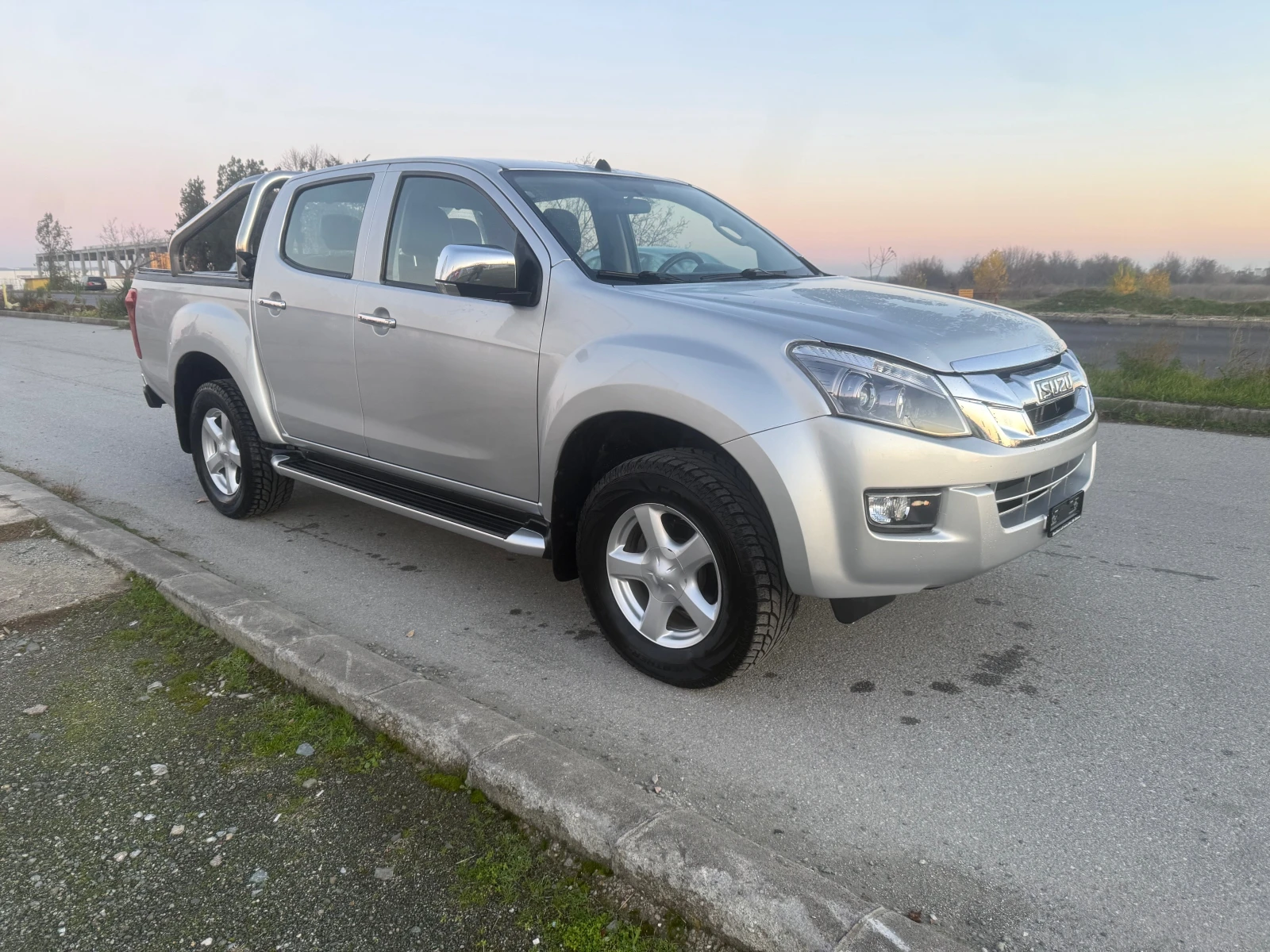 Isuzu D-max 2.5 44 AUT. NAVI  | Mobile.bg   4