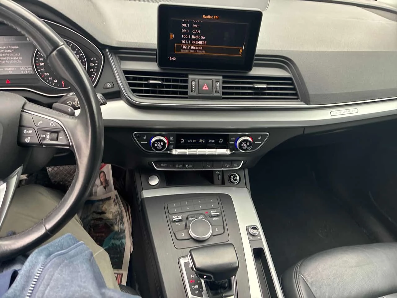 Audi Q5 Komfort/KEYLESS/ПОДГРЕВИ/ЛИЦЕНЗИРАН ПРОДАВАЧ, снимка 9 - Автомобили и джипове - 54084419