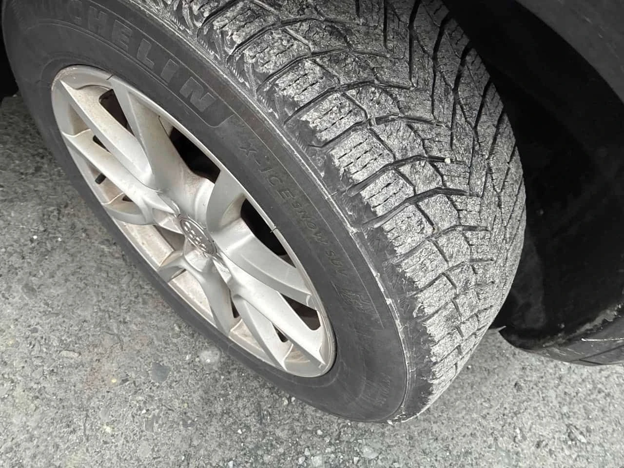 Audi Q5 Komfort/KEYLESS/ПОДГРЕВИ/ЛИЦЕНЗИРАН ПРОДАВАЧ, снимка 6 - Автомобили и джипове - 54084419