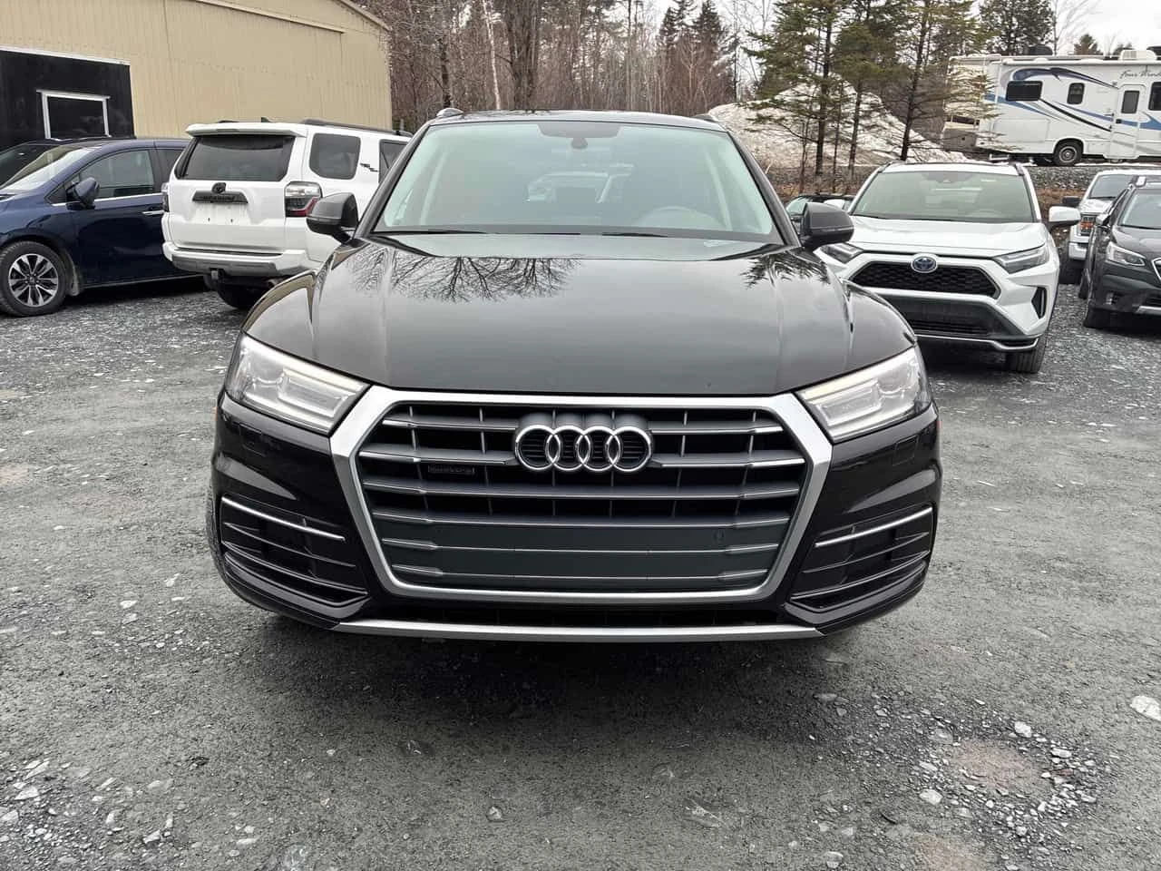 Audi Q5 Komfort/KEYLESS/ПОДГРЕВИ/ЛИЦЕНЗИРАН ПРОДАВАЧ, снимка 2 - Автомобили и джипове - 54084419