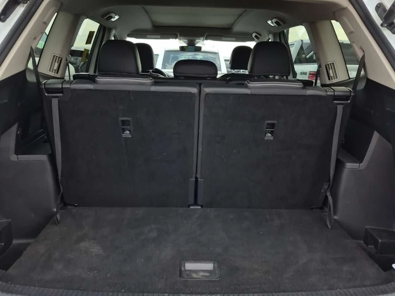 VW Atlas * EXECLINE * CARFAX * Без инциденти * , снимка 13 - Автомобили и джипове - 54519516
