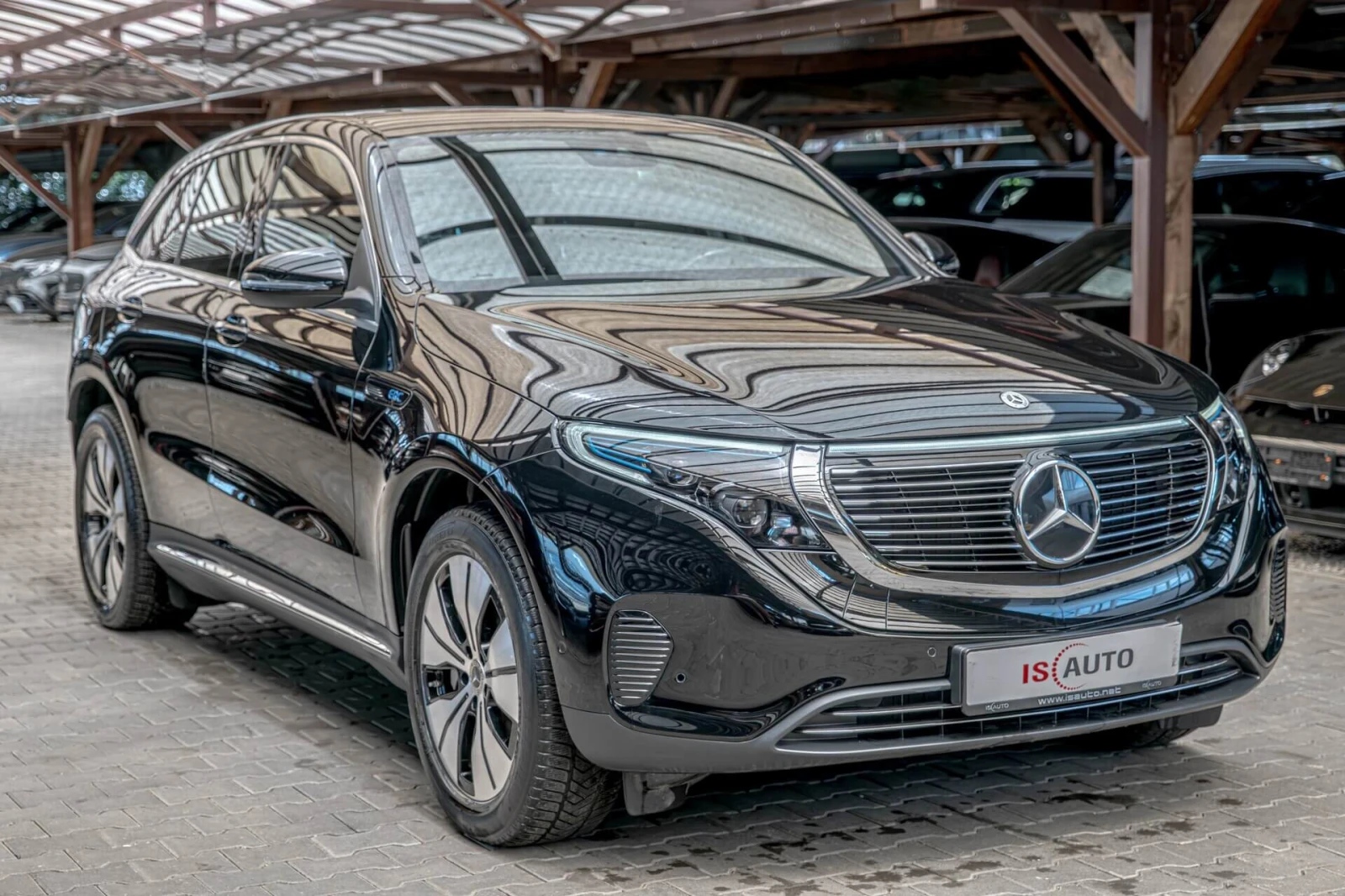 Mercedes-Benz EQC 400/4Matic/MultiBeam/MBUX/Dynamic Select/Подгрев, снимка 2 - Автомобили и джипове - 54831284