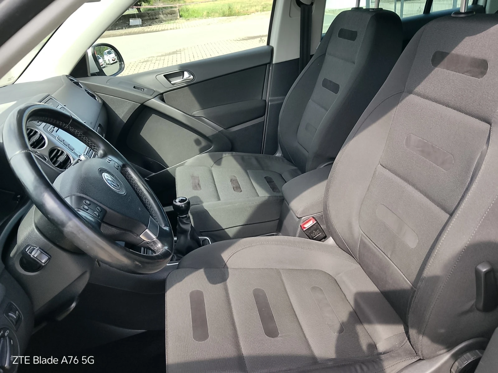 VW Tiguan 2.0 TDI, снимка 12 - Автомобили и джипове - 55241536