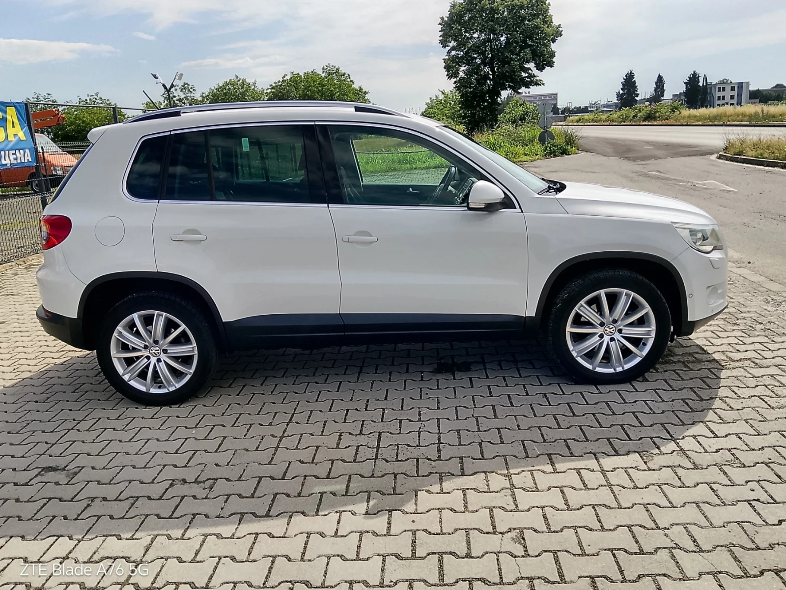 VW Tiguan 2.0 TDI, снимка 3 - Автомобили и джипове - 55241536