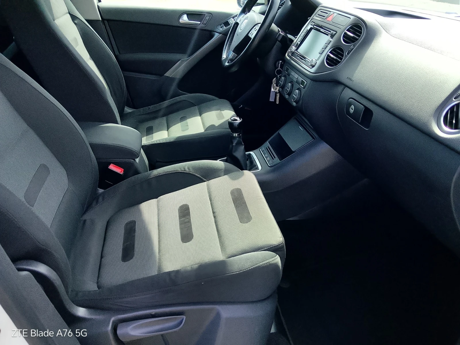VW Tiguan 2.0 TDI, снимка 8 - Автомобили и джипове - 55241536