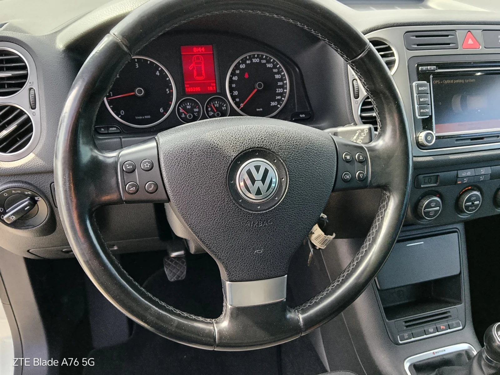 VW Tiguan 2.0 TDI, снимка 11 - Автомобили и джипове - 55241536