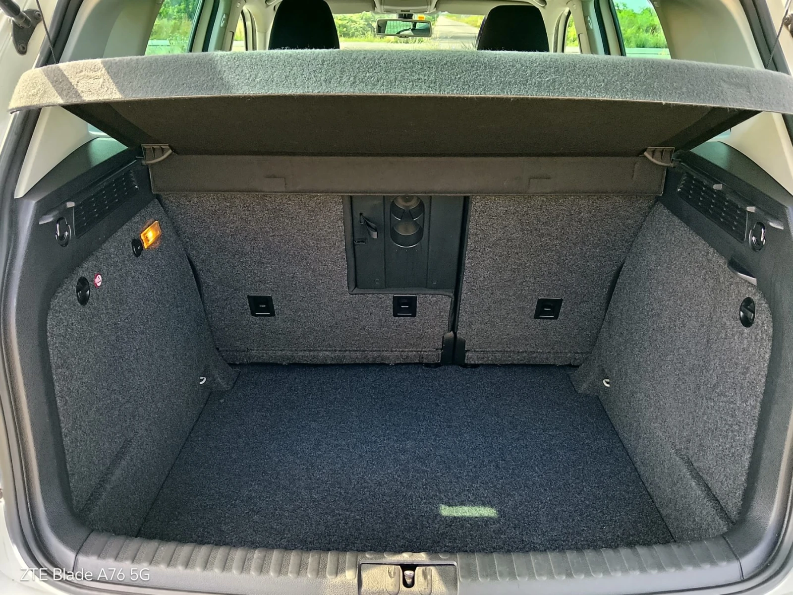 VW Tiguan 2.0 TDI, снимка 5 - Автомобили и джипове - 55241536