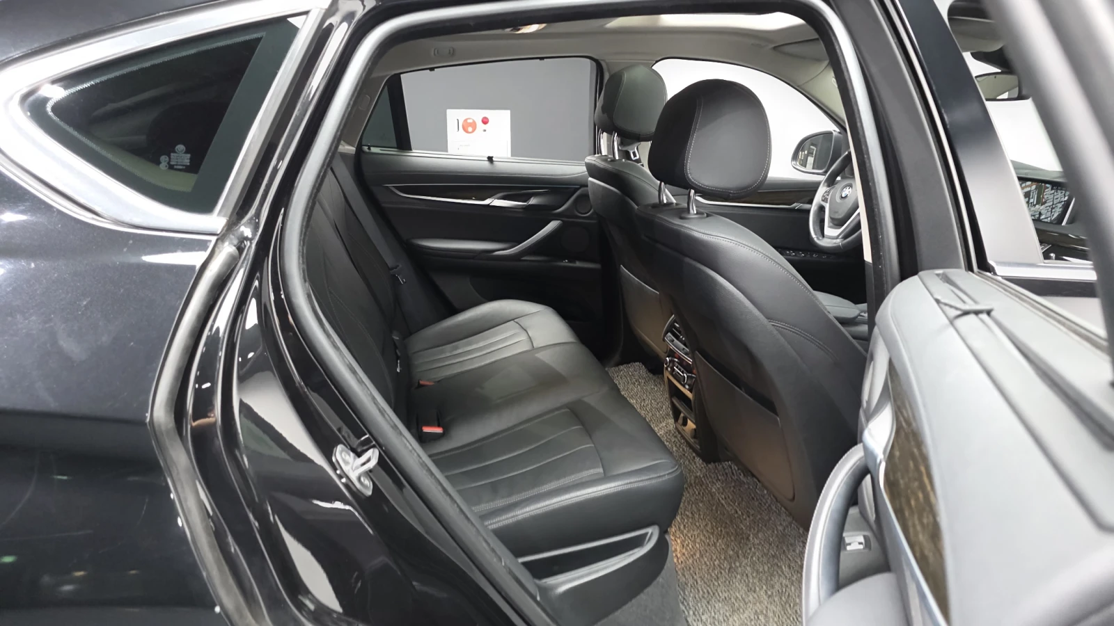 BMW X6 xDrive30d* 360* HUD* ЕЛ. БАГАЖНИК* КРАЙНА ЦЕНА, снимка 12 - Автомобили и джипове - 55348829