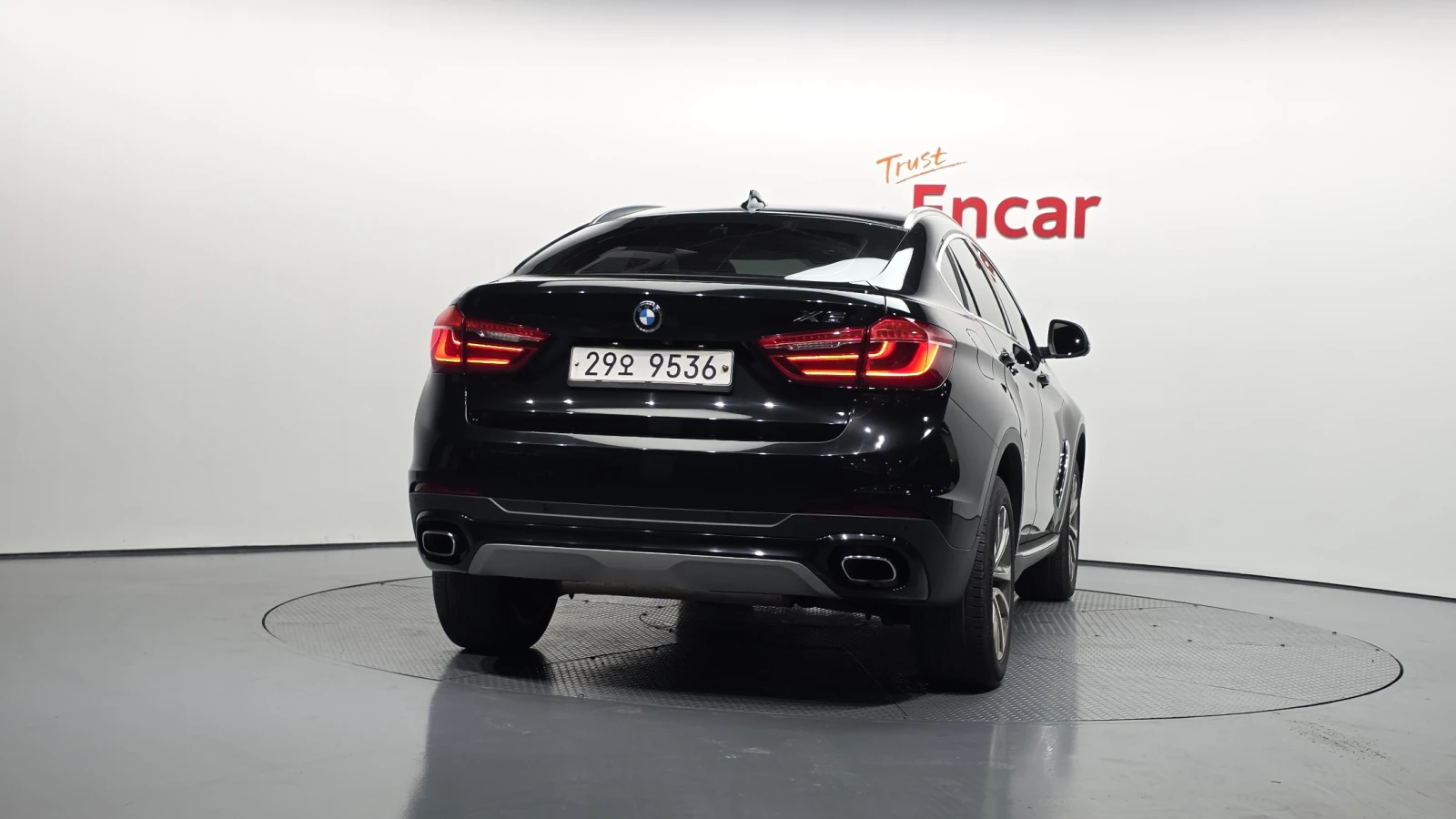 BMW X6 xDrive30d* 360* HUD* ЕЛ. БАГАЖНИК* КРАЙНА ЦЕНА, снимка 4 - Автомобили и джипове - 55348829