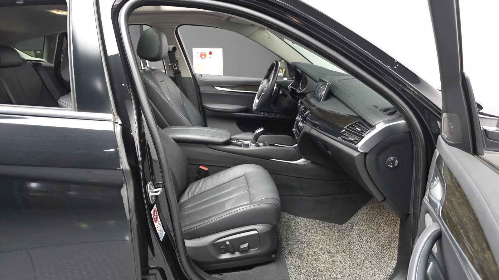 BMW X6 xDrive30d* 360* HUD* ЕЛ. БАГАЖНИК* КРАЙНА ЦЕНА, снимка 11 - Автомобили и джипове - 55348829