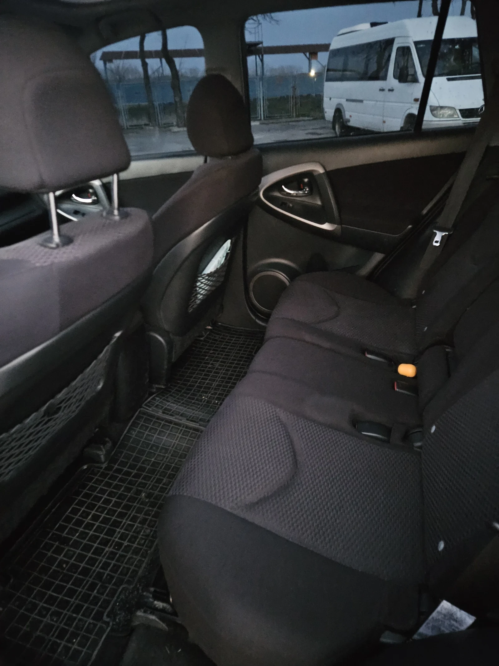 Toyota Rav4 2.0 150, снимка 9 - Автомобили и джипове - 55632318