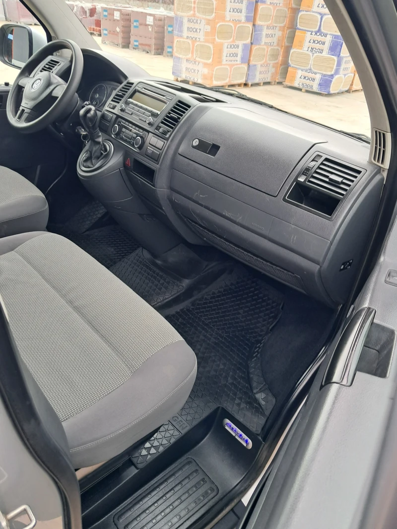 VW Caravelle 2.0TDI* DSG* 8+ 1* ПромоЦена, снимка 11 - Бусове и автобуси - 51234845