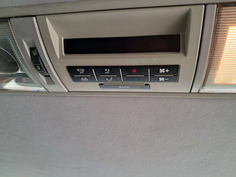 VW Caravelle 2.0TDI* DSG* 8+ 1* ПромоЦена, снимка 14 - Бусове и автобуси - 51234845