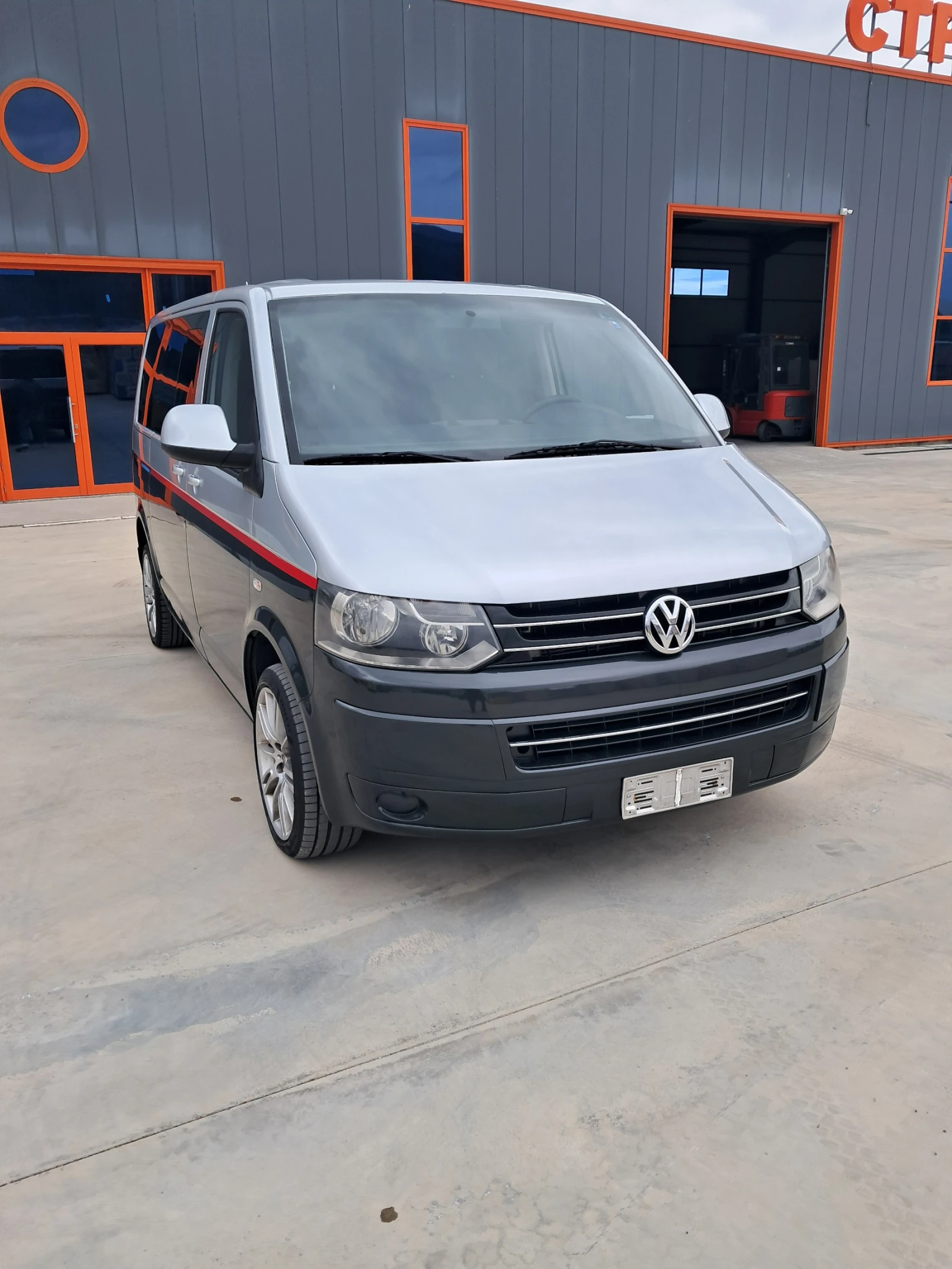 VW Caravelle 2.0TDI* Auto* DSG* 8+ 1 - изображение 2