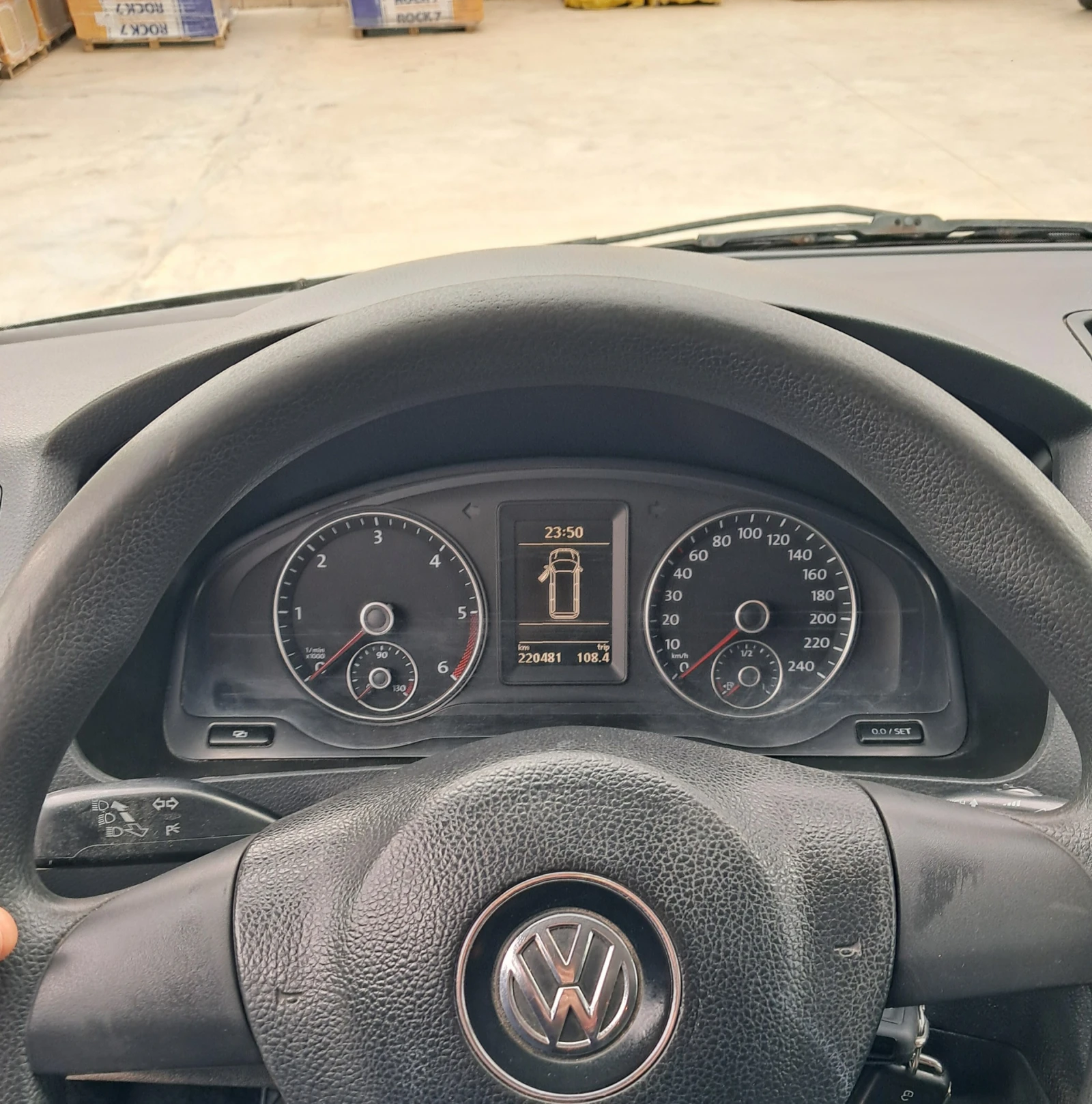 VW Caravelle 2.0TDI* Auto* DSG* 8+ 1 - изображение 8