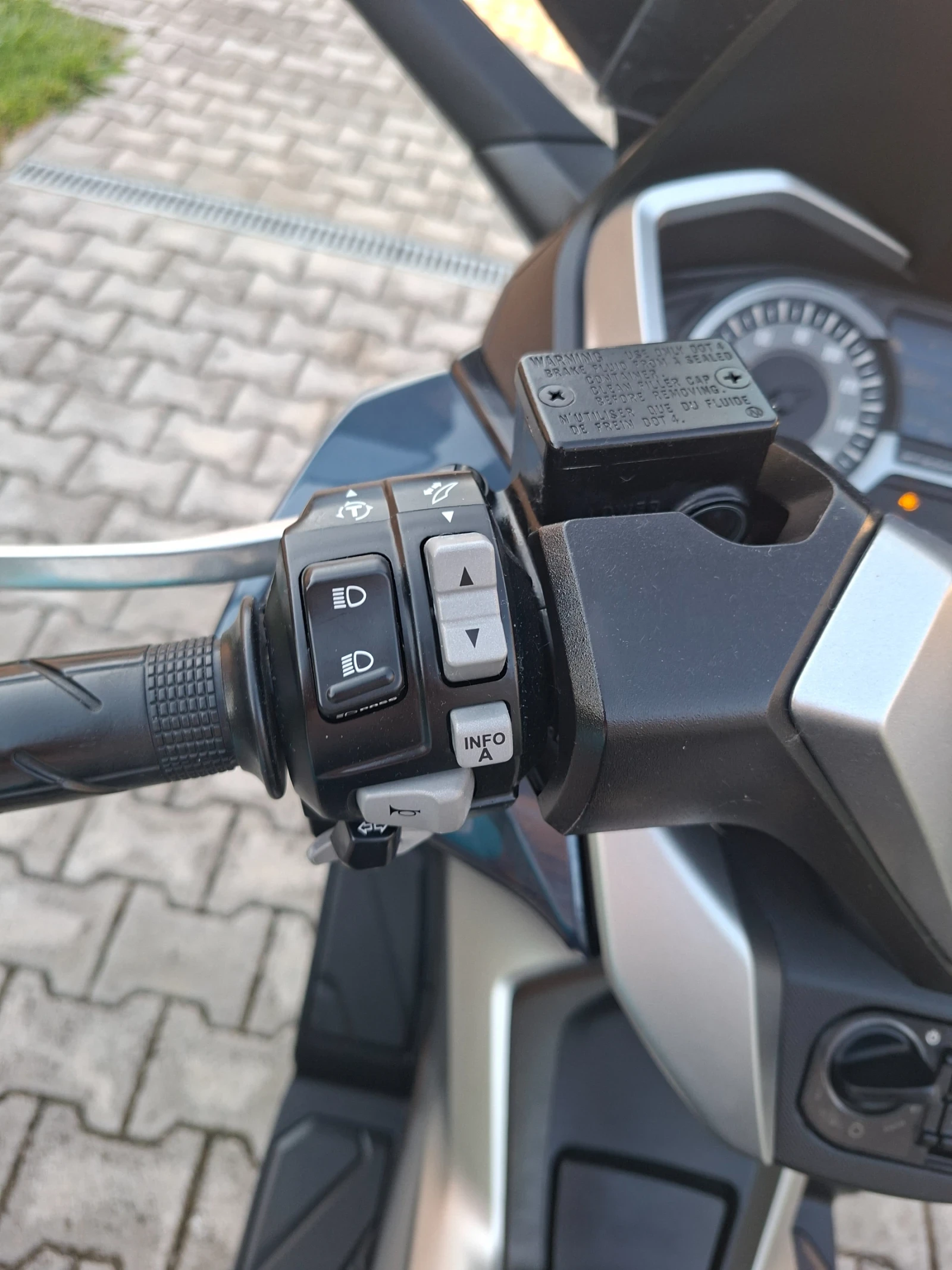 Honda Forza 300 LED ABS TC, снимка 10 - Мотоциклети и мототехника - 55431382