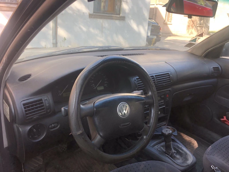 VW Passat 1.9 TDI, снимка 5 - Автомобили и джипове - 47341846