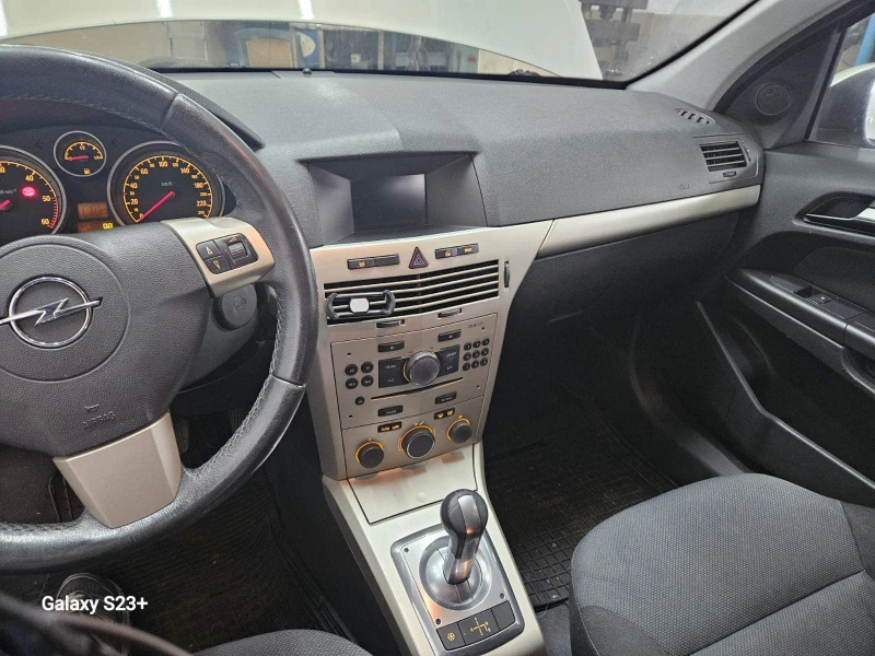 Opel Astra, снимка 10 - Автомобили и джипове - 48655896