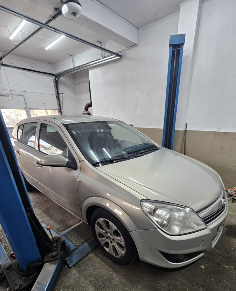 Opel Astra, снимка 1 - Автомобили и джипове - 48655896