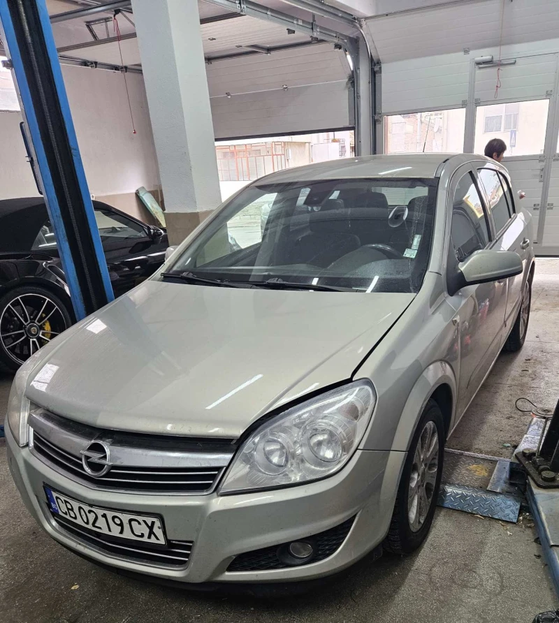 Opel Astra, снимка 13 - Автомобили и джипове - 48655896