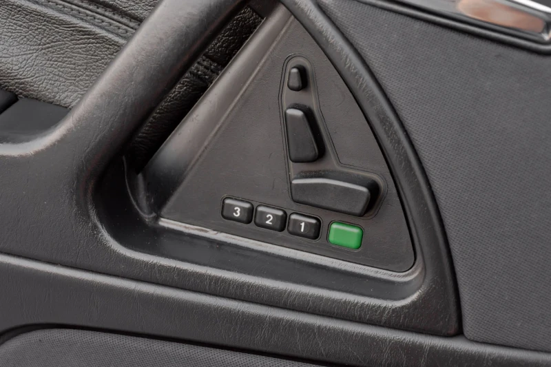 Mercedes-Benz SL 500 Coupe, снимка 10 - Автомобили и джипове - 52673328