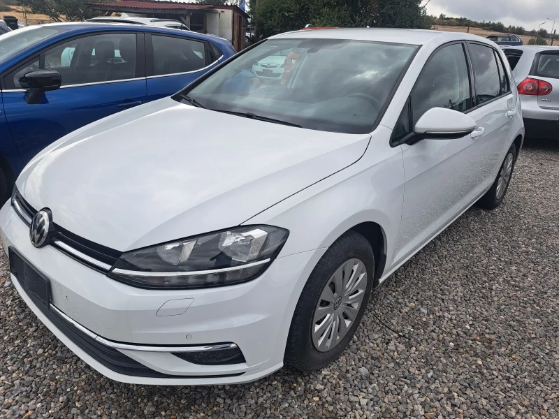 VW Golf 1.0 EURO6, снимка 2 - Автомобили и джипове - 51880405