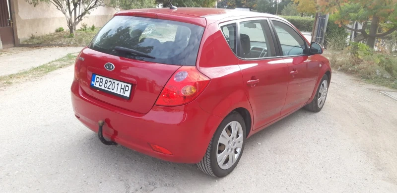 Kia Ceed 1, 4 i, снимка 4 - Автомобили и джипове - 52155222