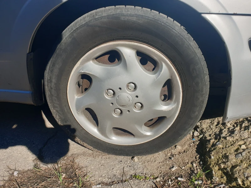 Nissan Almera, снимка 8 - Автомобили и джипове - 52933276