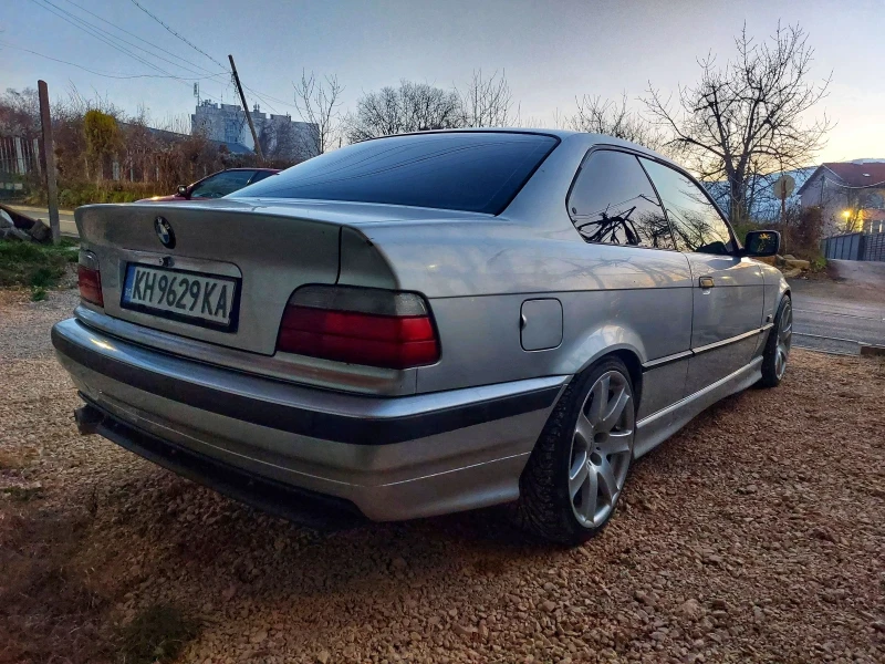 BMW 318 1.8is, снимка 2 - Автомобили и джипове - 53007714