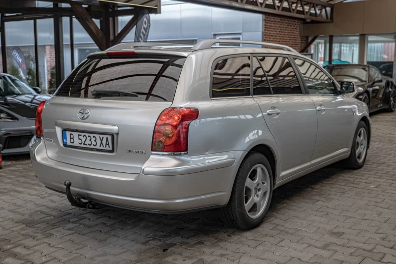 Toyota Avensis 2.0D-4D/Климатроник/Печка/Бленда/Мултиволан, снимка 5 - Автомобили и джипове - 53405374