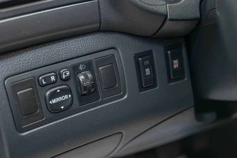 Toyota Avensis 2.0D-4D/Климатроник/Печка/Бленда/Мултиволан, снимка 9 - Автомобили и джипове - 53405374