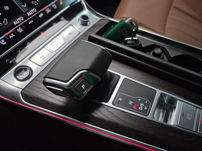 Audi A6 2.0 Automatic, снимка 9 - Автомобили и джипове - 55876656