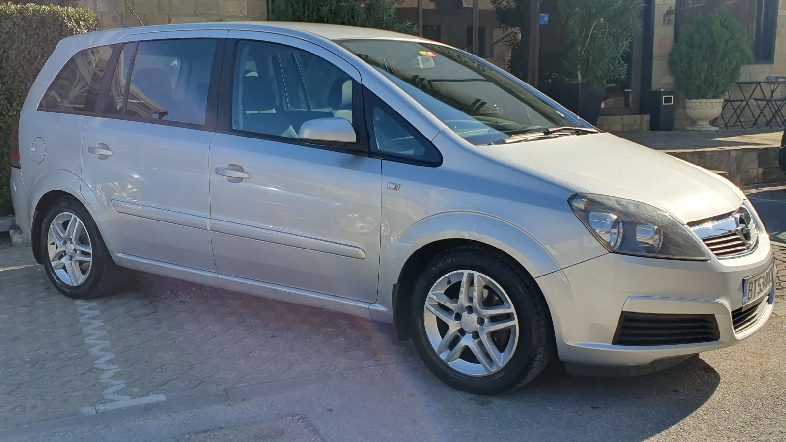 Opel Zafira 1.6 LPG ОБСЛУЖЕНА - изображение 3