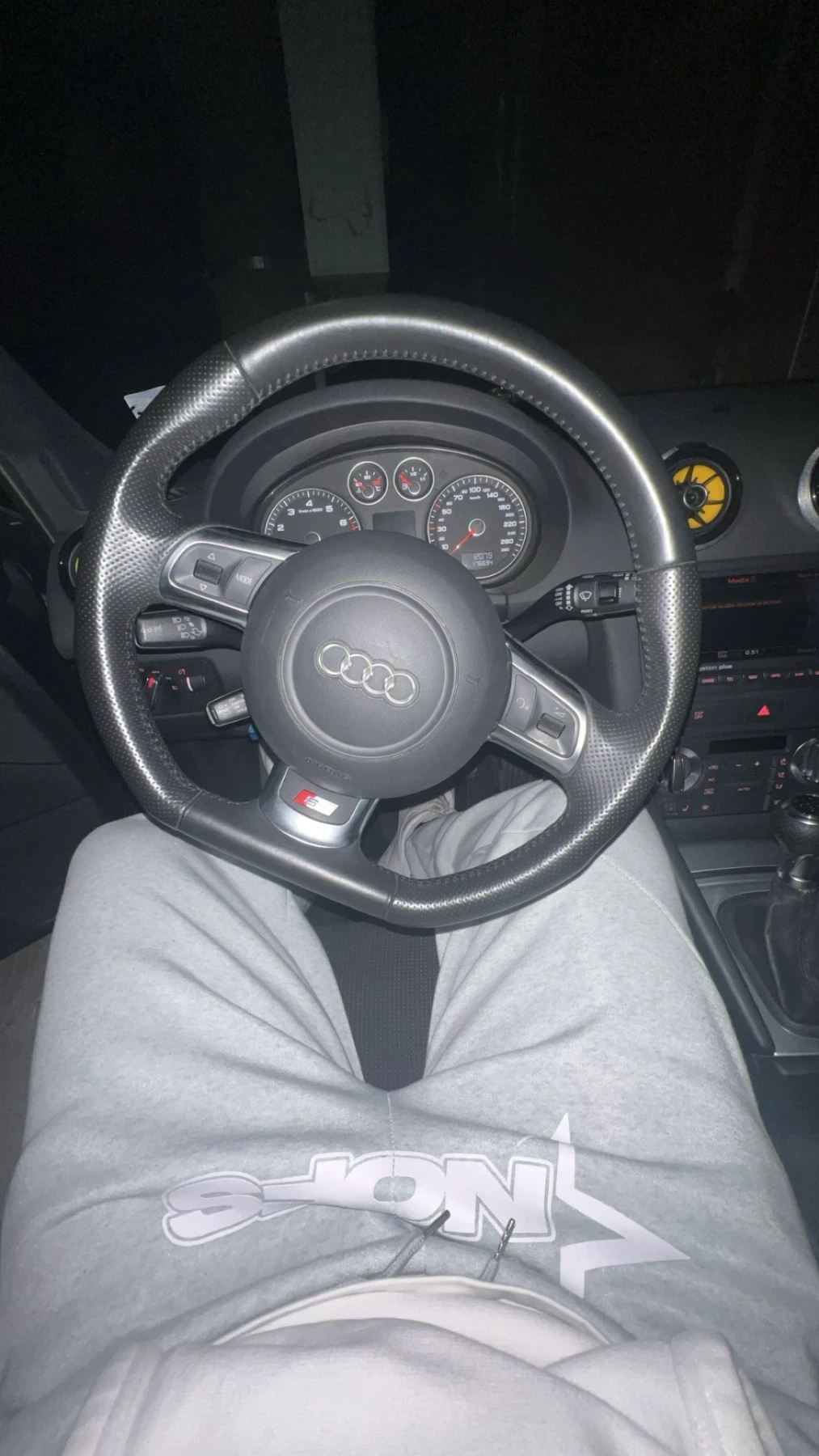 Audi A3 FACELIFT 1.4TFSI пълен S-line поддържана и пазена - изображение 7