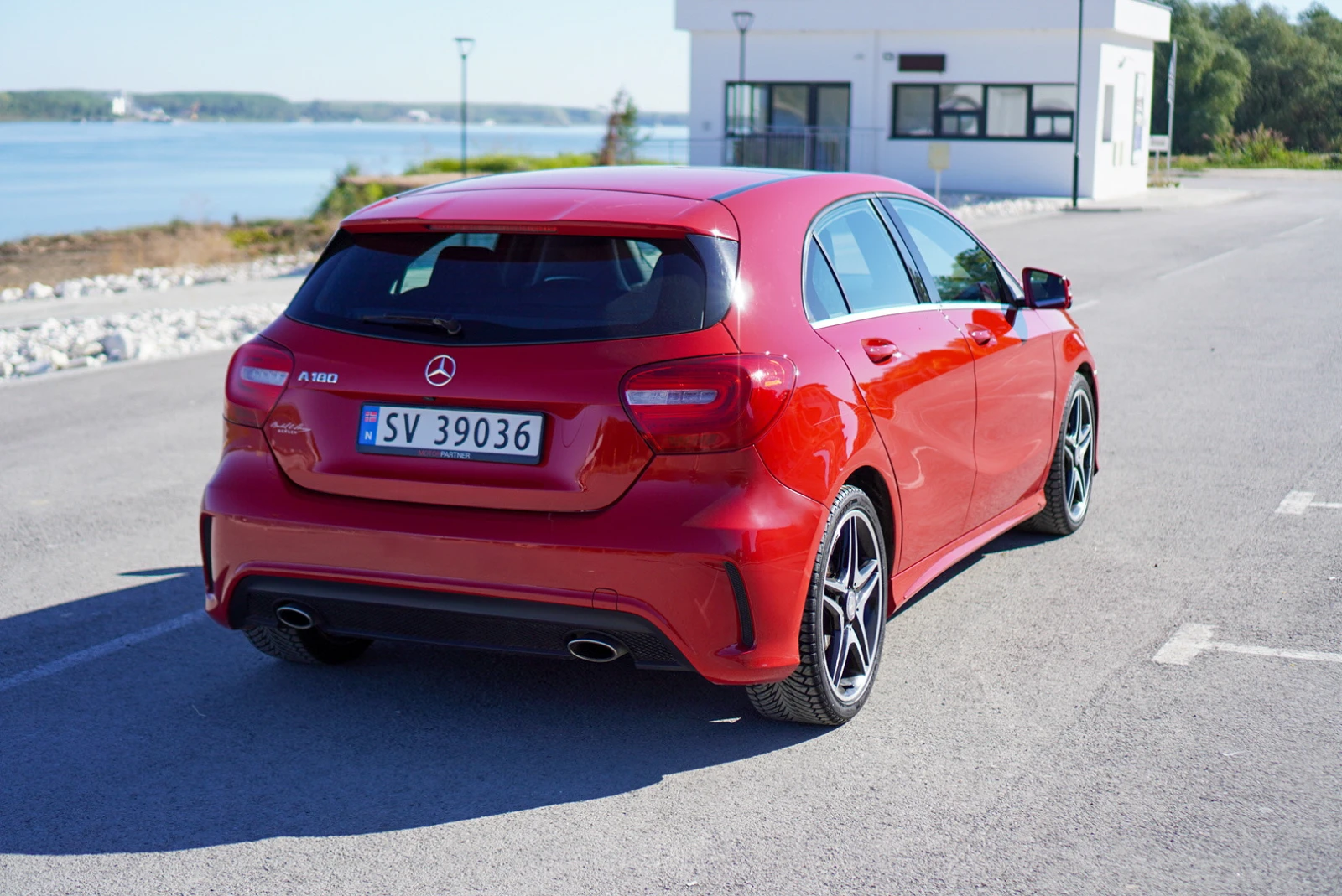 Mercedes-Benz A 180 AMG PACK - изображение 4
