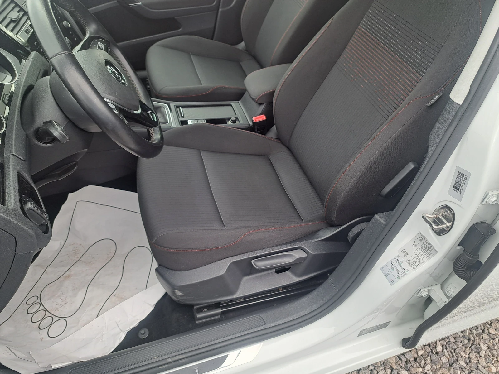VW Golf 1.0 EURO6 - изображение 9