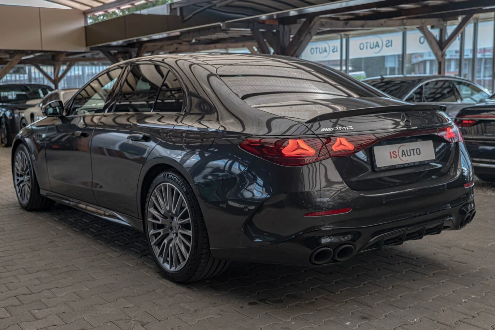 Mercedes-Benz E 53 AMG 4Matic+ /Premium/3D/Пано/Burmester/Камера 360/MBUX - изображение 4