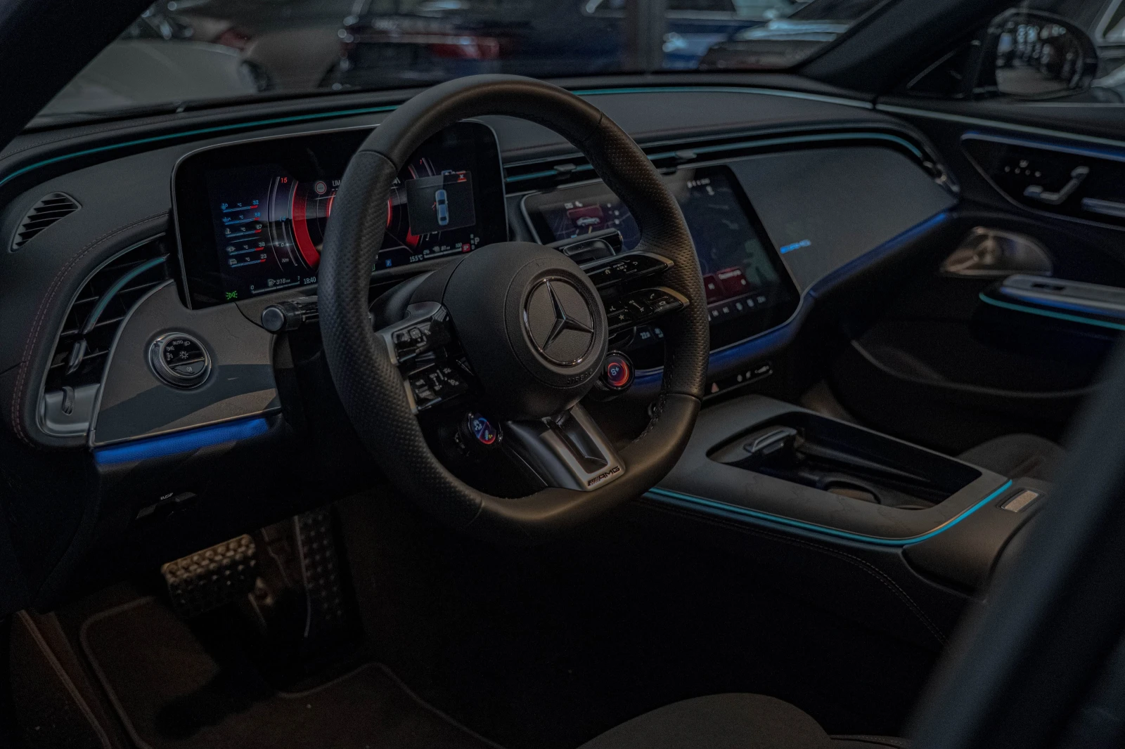 Mercedes-Benz E 53 AMG 4Matic+ /Premium/3D/Пано/Burmester/Камера 360/MBUX - изображение 9