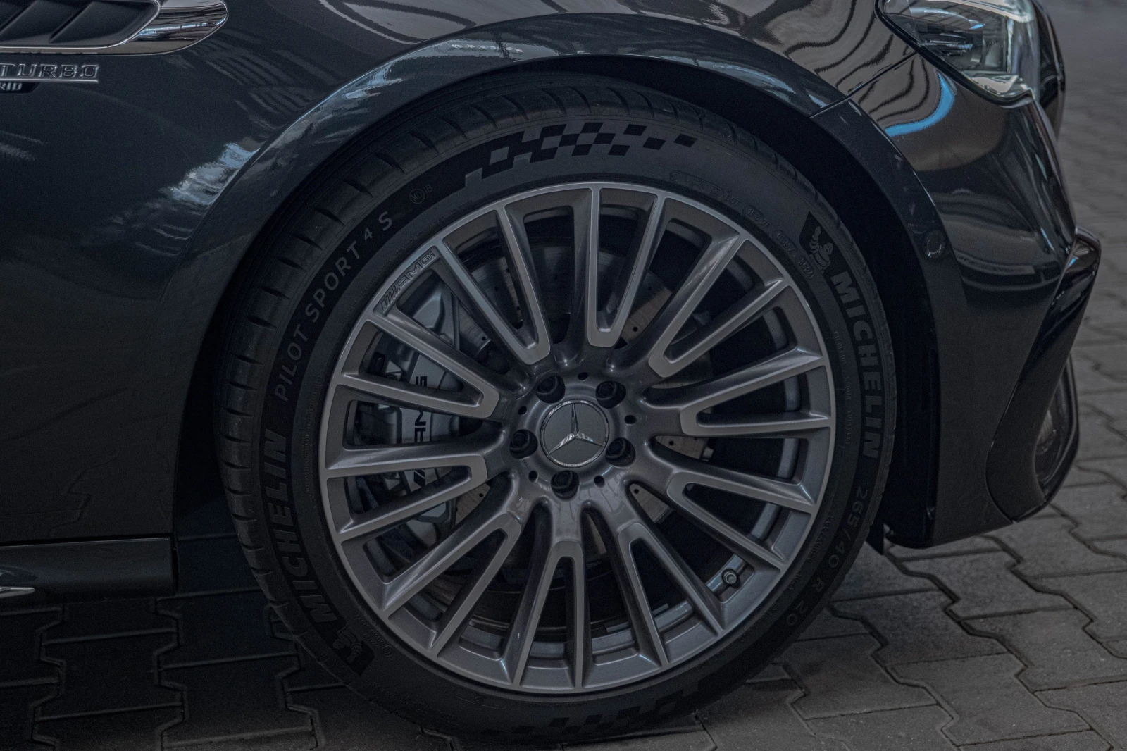 Mercedes-Benz E 53 AMG 4Matic+ /Premium/3D/Пано/Burmester/Камера 360/MBUX - изображение 8