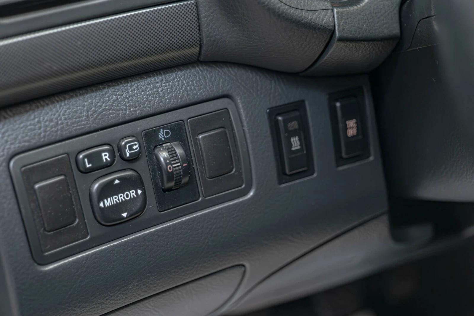 Toyota Avensis 2.0D-4D/Климатроник/Печка/Бленда/Мултиволан - изображение 9