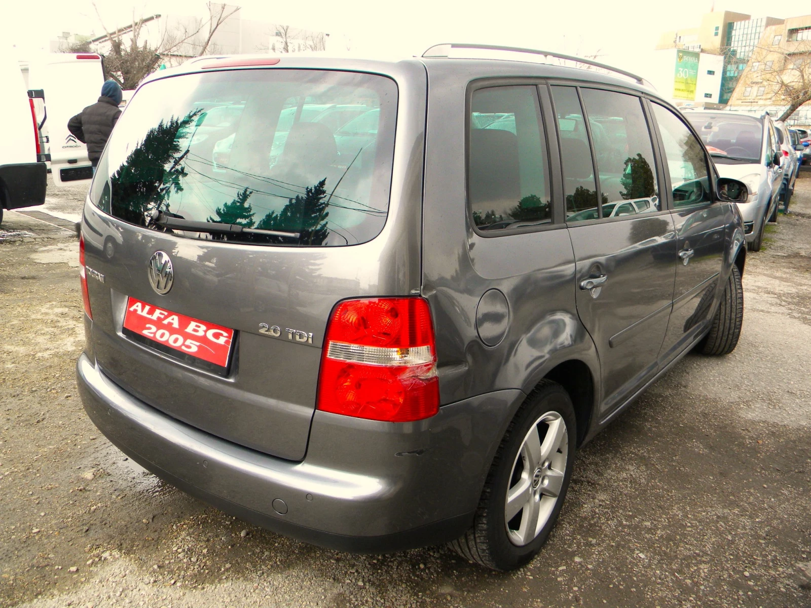 VW Touran 2.0TDI-6ck* 7места* EURO4, снимка 6 - Автомобили и джипове - 53737555