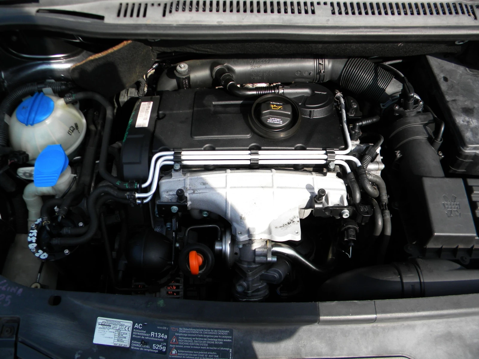 VW Touran 2.0TDI-6ck* 7места* EURO4, снимка 17 - Автомобили и джипове - 53737555